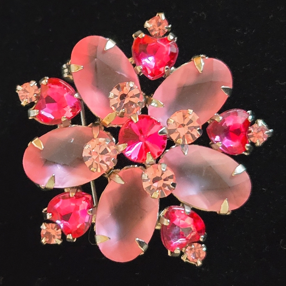 VTG Pink Satin Glass Floral Brooch w Fuschia Heart & Pink Rhinestone Petals - Picture 2 of 4